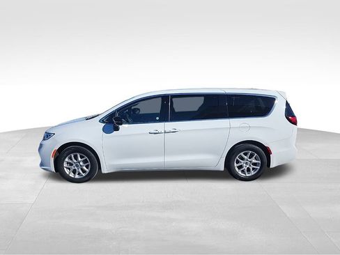 Used 2024 Chrysler Pacifica Touring-L FWD image 20