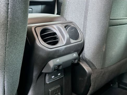 Used 2025 Jeep Wrangler Unlimited Sahara AWD/4WD image 25