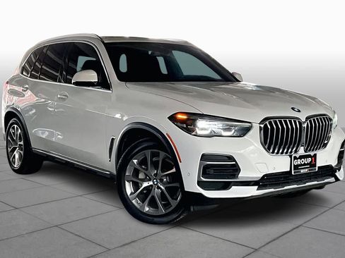 Used 2022 BMW X5 xDrive40i w/ Premium Package image 3