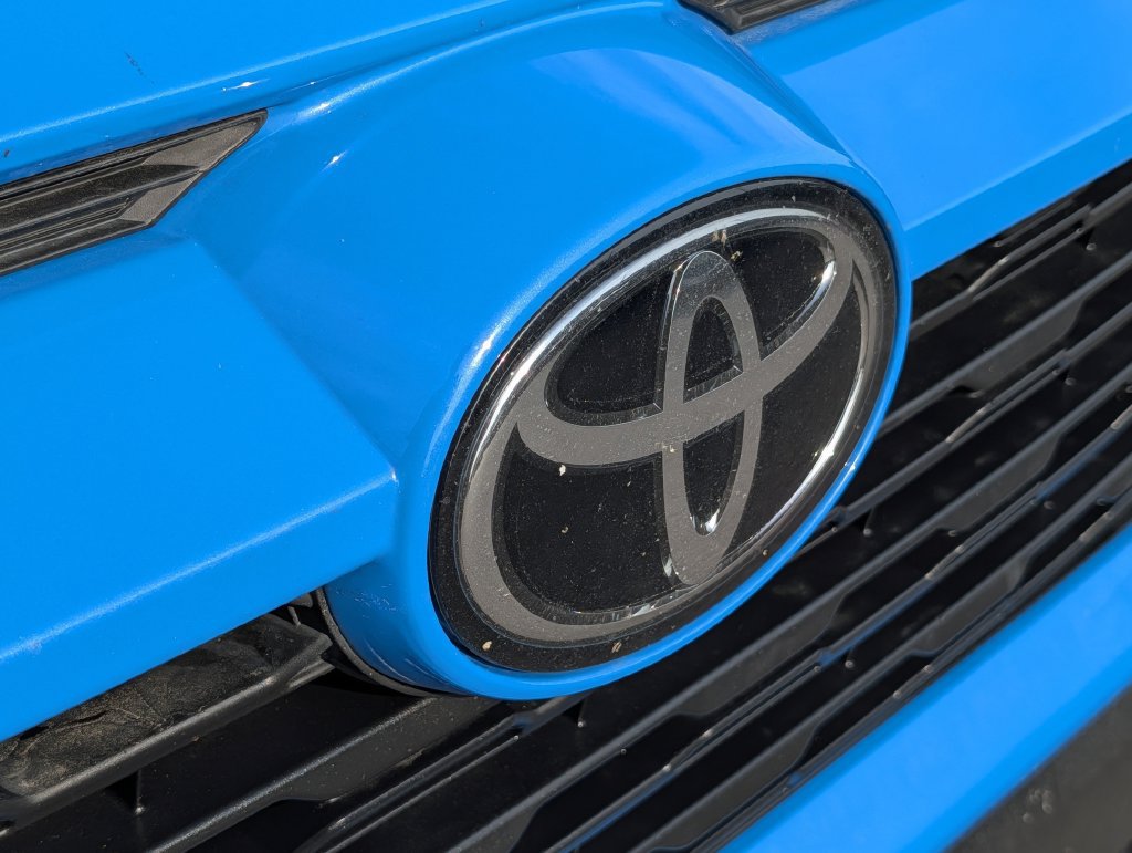 Used 2021 Toyota RAV4 XLE w/ Convenience Package FWD image 35