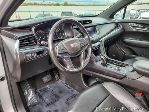 Used 2020 Cadillac XT5 Premium Luxury image 11