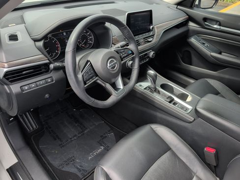 Used 2019 Nissan Altima 2.5 Platinum FWD image 15