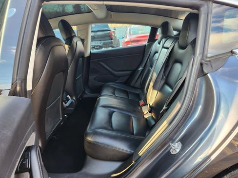 Used 2019 Tesla Model 3 Standard Range Plus image 19