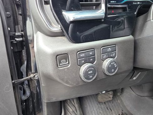 Used 2023 Chevrolet Silverado 1500 LT w/ Z71 Off-Road Package AWD/4WD image 9