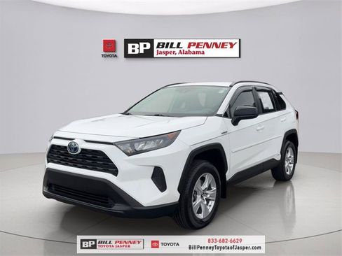 Used 2020 Toyota RAV4 LE image 1