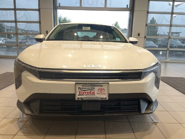 Used 2025 Kia K4 FWD image 11