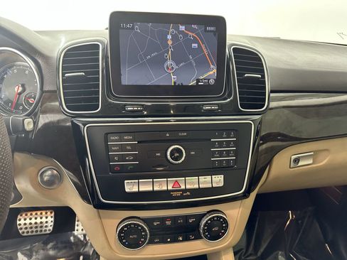 Used 2019 Mercedes-Benz GLE 400 4MATIC image 21