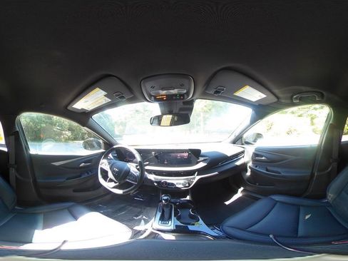 Used 2025 Buick Envista Sport Touring FWD image 37