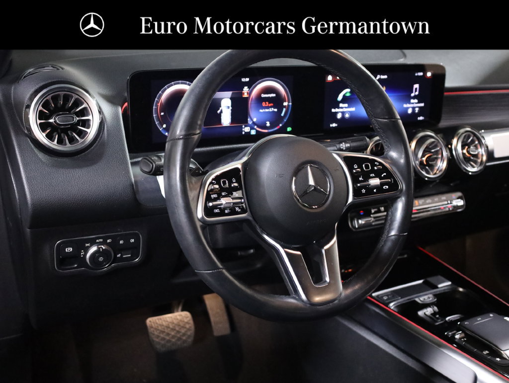 Used 2023 Mercedes-Benz GLB 250 4MATIC w/ Premium Package image 31