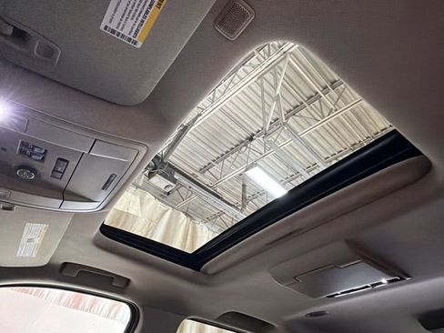 Used 2016 Chevrolet Suburban LTZ AWD/4WD image 23