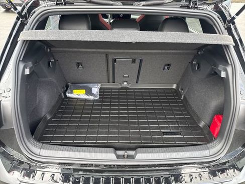 Used 2025 Volkswagen GTI SE image 18