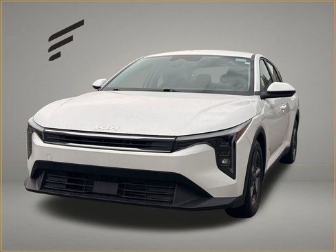 Used 2025 Kia K4 FWD image 1
