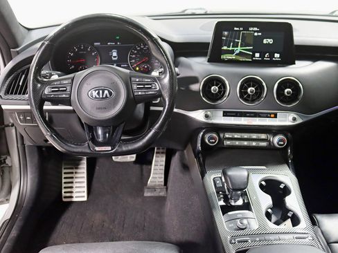 Used 2018 Kia Stinger GT2 image 14