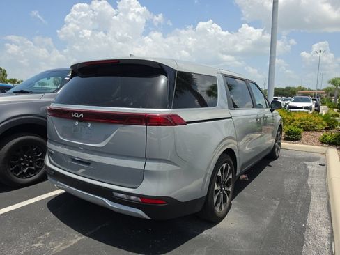 Certified 2024 Kia Carnival EX FWD image 17