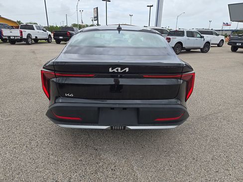 Used 2025 Kia K4 LXS image 9