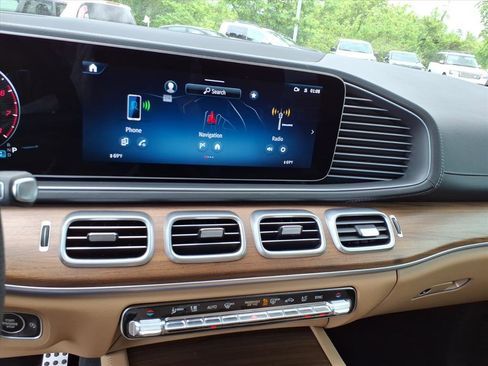 Certified 2024 Mercedes-Benz GLS 450 4MATIC image 20