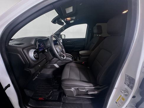 Used 2024 Chevrolet Colorado LT w/ LT Convenience Package image 13