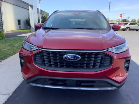 Used 2025 Ford Escape SE FWD image 3