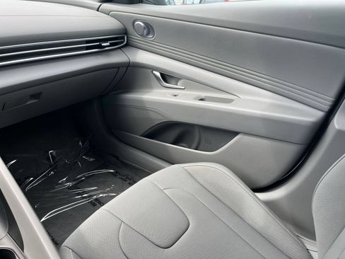 Used 2026 Hyundai Elantra Sport FWD image 40