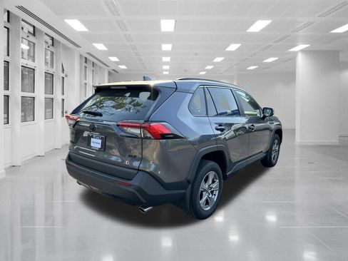 Used 2025 Toyota RAV4 XLE w/ Convenience Package FWD image 5