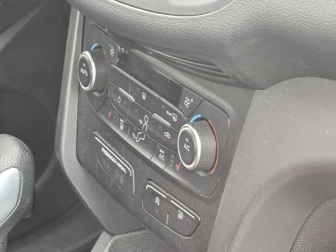 Used 2019 Ford Escape SE image 18