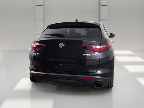 Used 2023 Alfa Romeo Stelvio Sprint RWD image 5