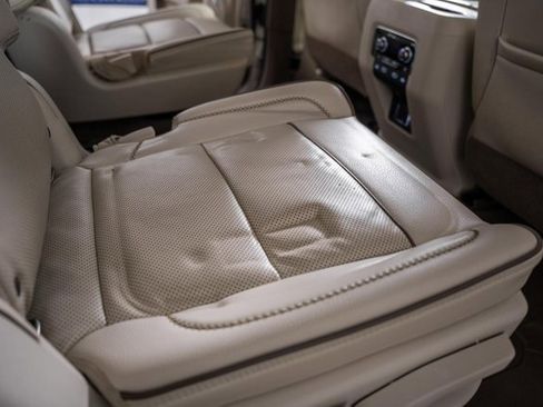 Used 2021 GMC Yukon XL Denali w/ Denali Premium Package image 38