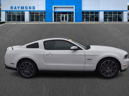Used 2011 Ford Mustang GT Premium RWD image 2