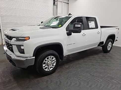 Used 2021 Chevrolet Silverado 2500 LT w/ Fleet Comfort Package image 4