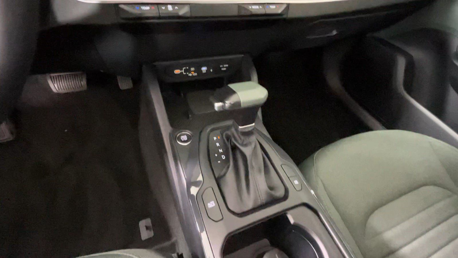 Used 2025 Kia K4 EX FWD image 37