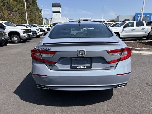 Used 2022 Honda Accord Sport image 9