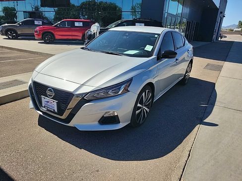 Used 2022 Nissan Altima 2.5 SR AWD/4WD image 3