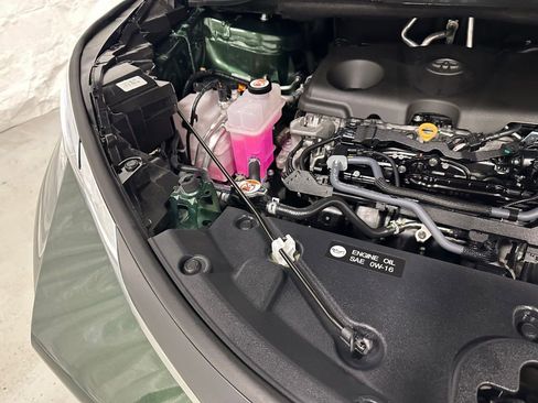 Used 2025 Toyota Sienna LE image 70