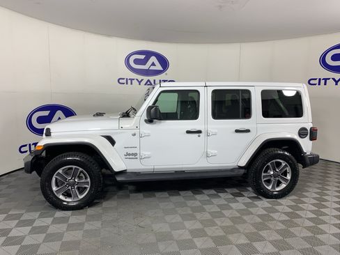 Used 2019 Jeep Wrangler Unlimited Sahara AWD/4WD image 6