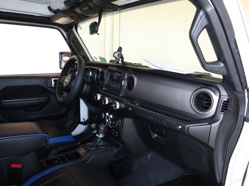 Used 2021 Jeep Wrangler Unlimited Sport AWD/4WD image 38