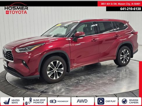 Used 2021 Toyota Highlander XLE image 1