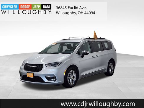 Certified 2023 Chrysler Pacifica Limited FWD image 1