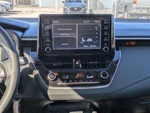 Used 2020 Toyota Corolla LE image 15