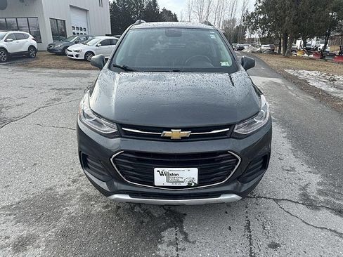 Used 2020 Chevrolet Trax LT w/ LT Convenience Package image 8