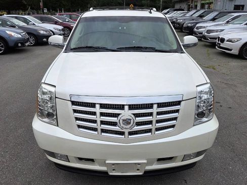 Used 2010 Cadillac Escalade ESV Luxury AWD/4WD image 3