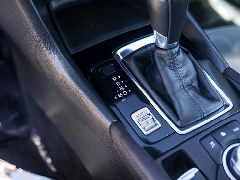 Used 2017 MAZDA MAZDA3 Touring image 22