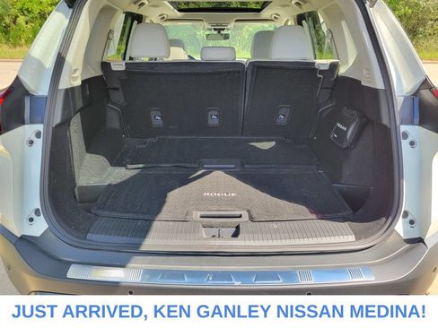 Certified 2023 Nissan Rogue SL w/ SL Premium Package AWD/4WD image 18
