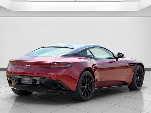 Used 2020 Aston Martin DB11 AMR image 10