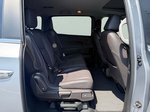 Used 2021 Honda Odyssey EX-L image 12