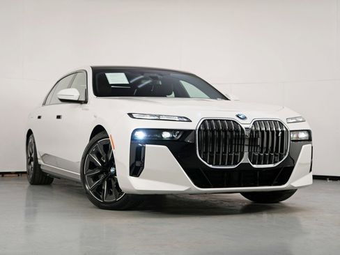 Used 2023 BMW i7 xDrive60 w/ Executive Package 2 image 66