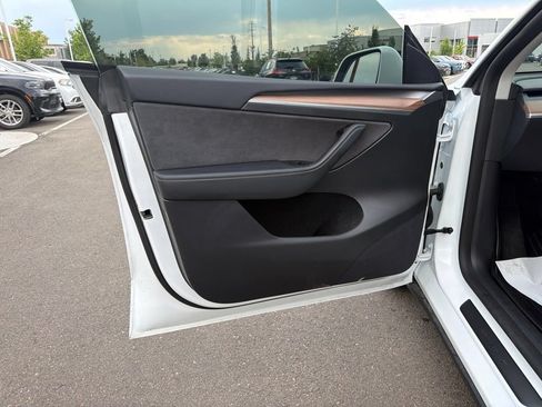 Used 2025 Tesla Model Y Long Range AWD/4WD image 21