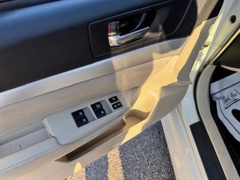 Used 2013 Subaru Legacy 2.5i Premium image 37