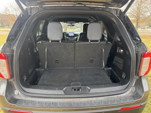 Used 2020 Ford Explorer XLT w/ Equipment Group 202A image 30