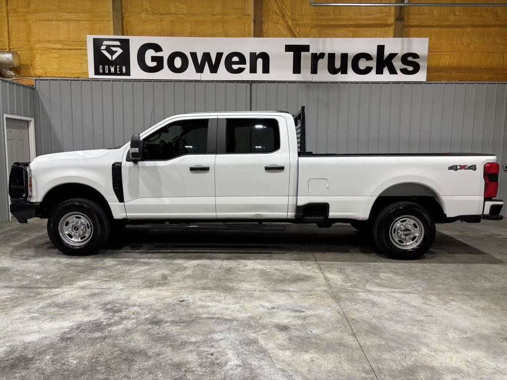 Used 2023 Ford F250 XL w/ STX Appearance Package AWD/4WD image 2