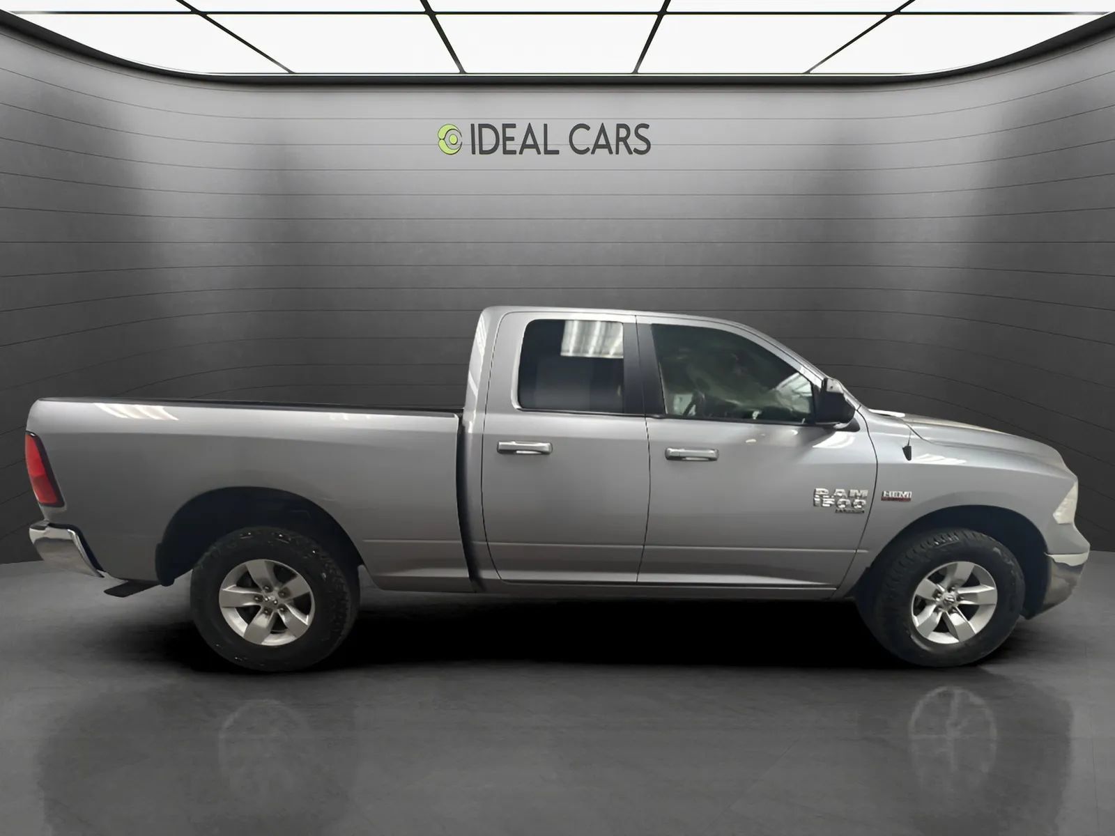 Used 2020 RAM 1500 Classic SLT w/ Trailer & Traction Group AWD/4WD image 4
